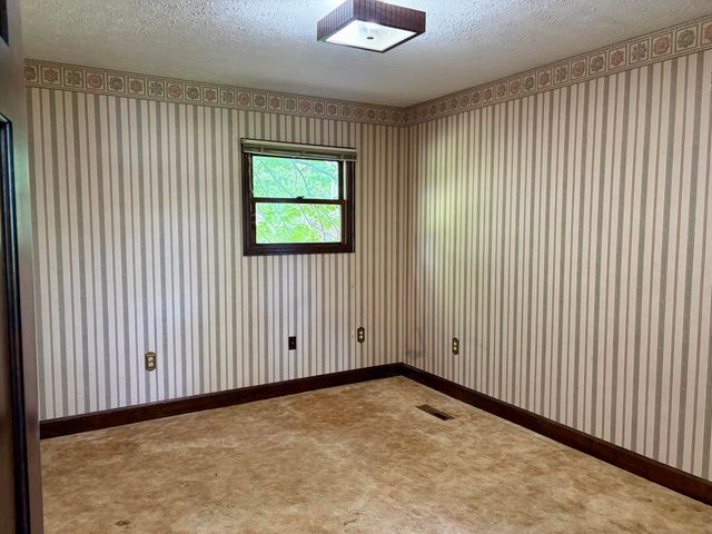 8123 Barbourville Road, London, KY 40744