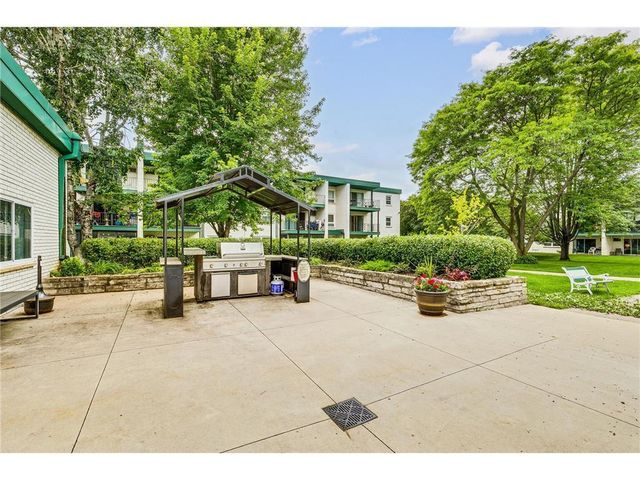 2720 Dale Street N C113, Roseville, MN 55113
