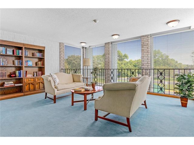 2720 Dale Street N C113, Roseville, MN 55113