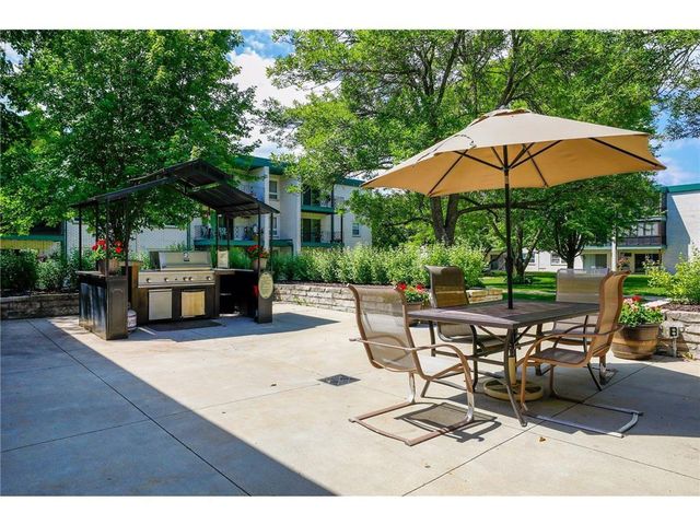 2720 Dale Street N C113, Roseville, MN 55113
