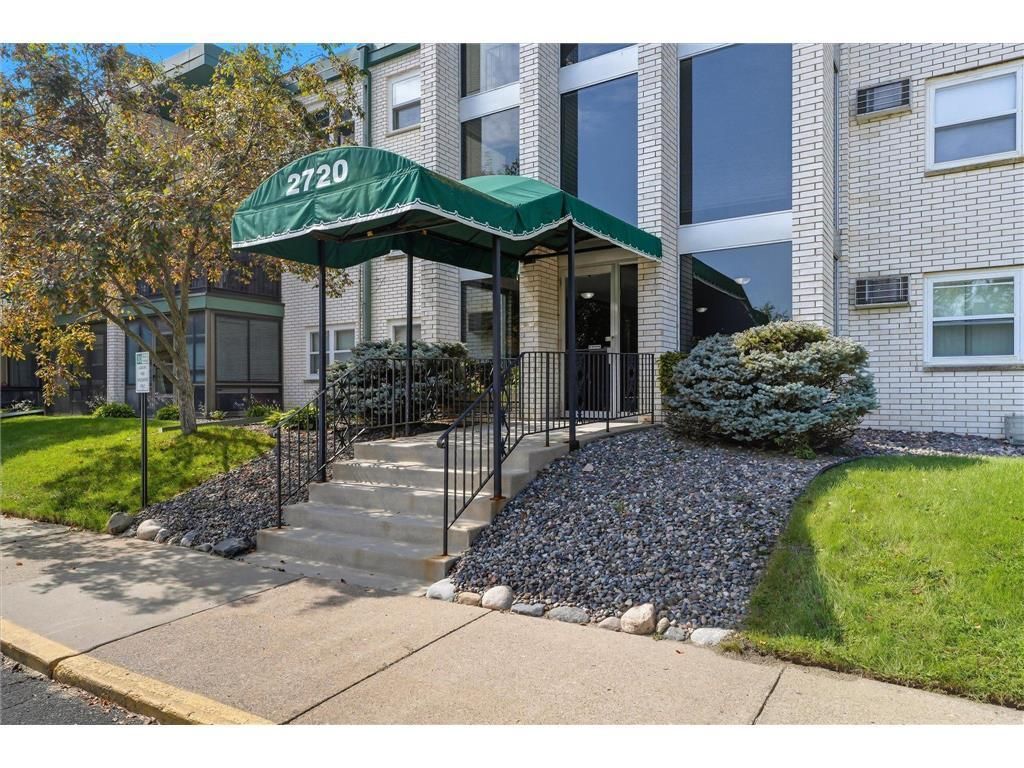 2720 Dale Street N C113, Roseville, MN 55113
