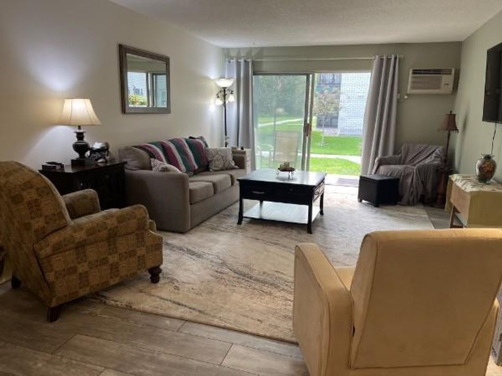 2720 Dale Street N C113, Roseville, MN 55113 — photo 2