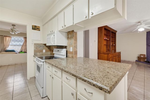 3834 Willow Springs Lane, Houston, TX 77080