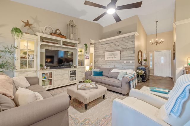 5126 W Modoc Avenue, Visalia, CA 93291