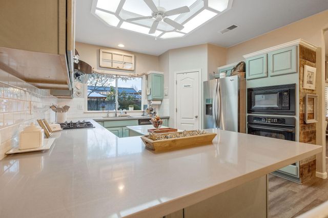 5126 W Modoc Avenue, Visalia, CA 93291