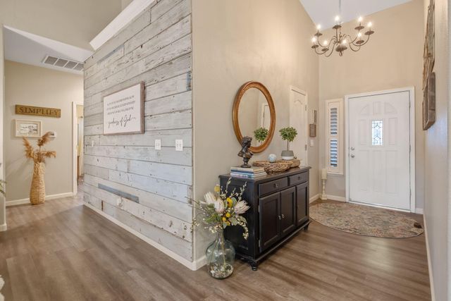 5126 W Modoc Avenue, Visalia, CA 93291