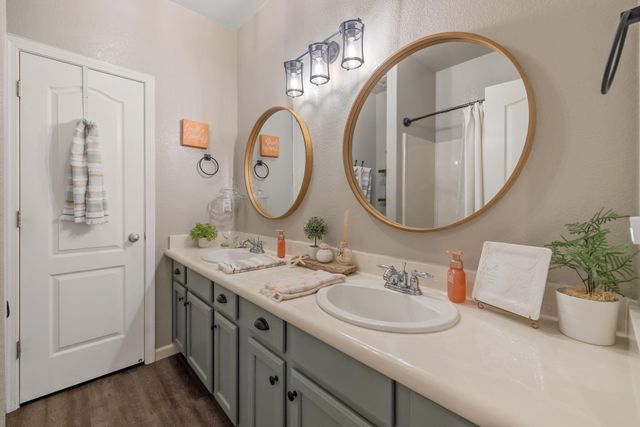 5126 W Modoc Avenue, Visalia, CA 93291