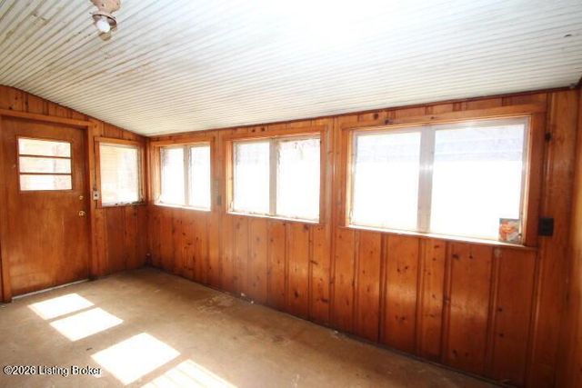 1961 Glensboro Rd, Lawrenceburg, KY 40342