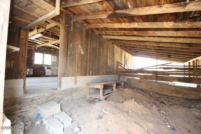 1961 Glensboro Rd, Lawrenceburg, KY 40342