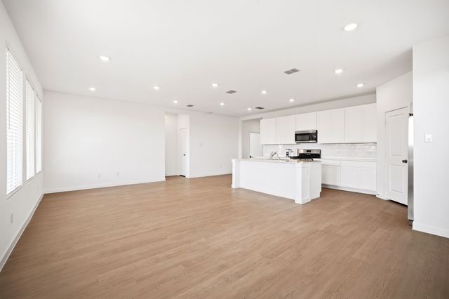4736 Paynes Valley Drive, Ennis, TX 75119