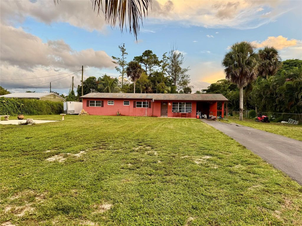 6592 Patricia Dr, West Palm Beach, FL 33413