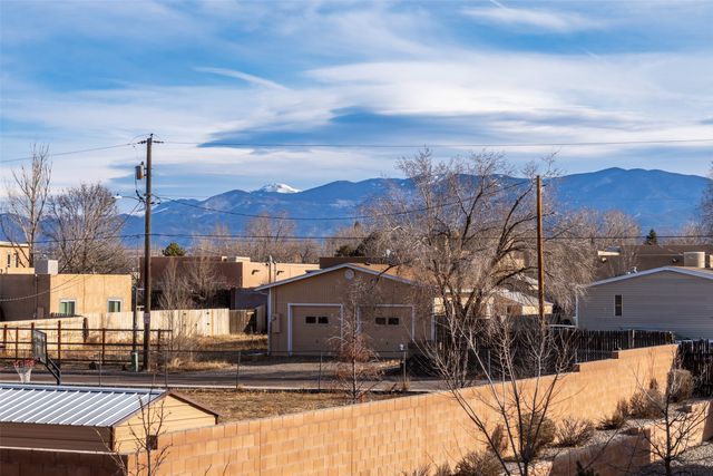 1109 Paseo Corazon 5, Santa Fe, NM 87507