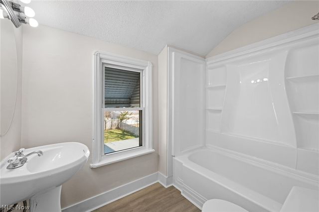 21391 Westport Avenue, Euclid, OH 44123