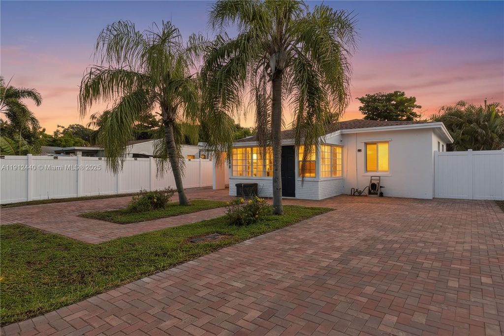 1108 NW 3rd Ave, Fort Lauderdale, FL 33311