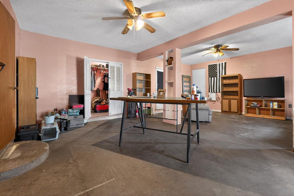 Image 28 of property listing at 319 Zero Street, Robert Lee, TX 76945
