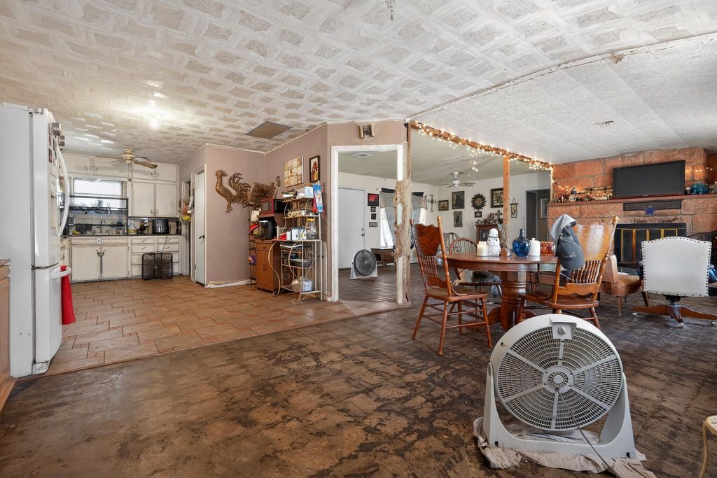 Image 33 of property listing at 319 Zero Street, Robert Lee, TX 76945