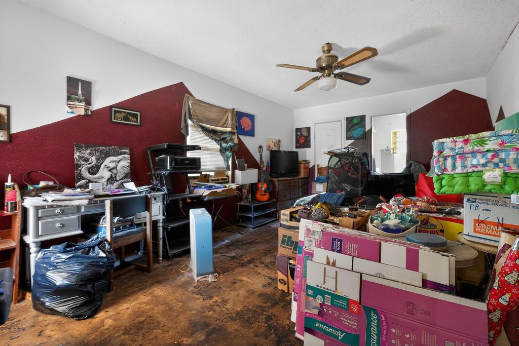 Image 36 of property listing at 319 Zero Street, Robert Lee, TX 76945