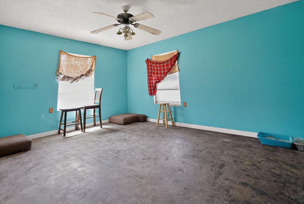 Image 38 of property listing at 319 Zero Street, Robert Lee, TX 76945