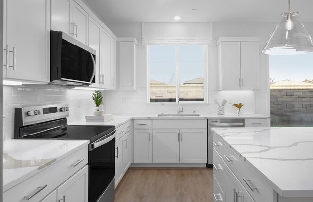 373 373 E Beatrice Avenue, Mountain House, CA 95391