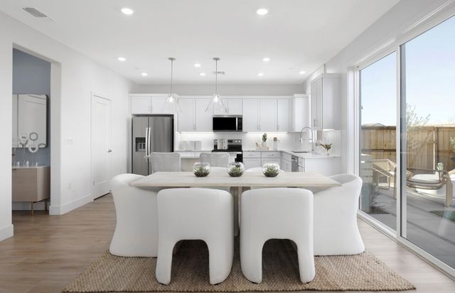 373 373 E Beatrice Avenue, Mountain House, CA 95391