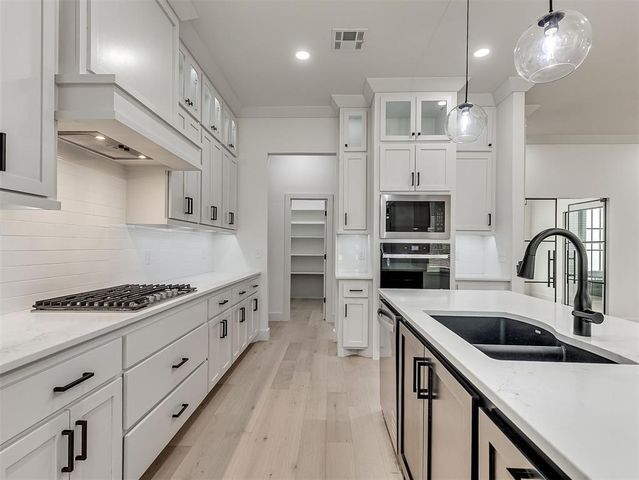 3608 Vintage Creek Drive, Norman, OK 73069
