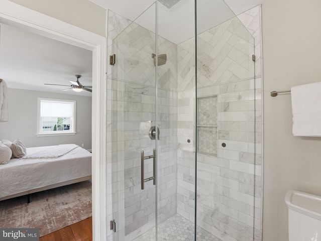2328 S NASH ST, Arlington, VA 22202