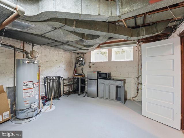 2328 S NASH ST, Arlington, VA 22202