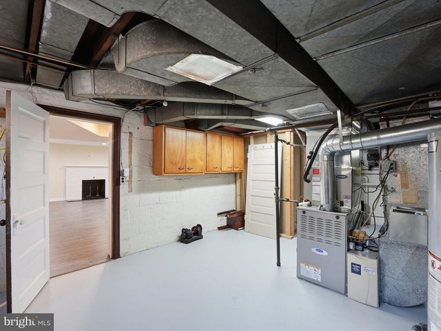 2328 S NASH ST, Arlington, VA 22202