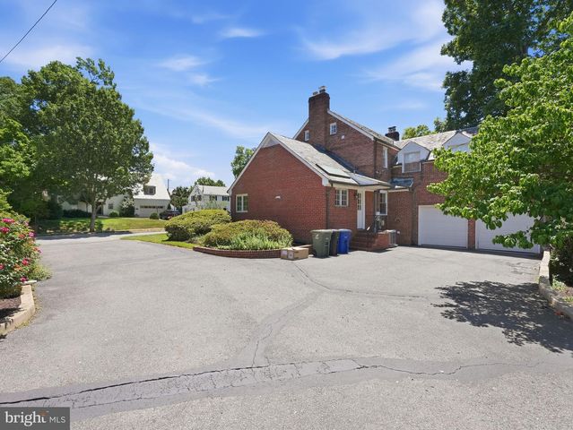 2328 S NASH ST, Arlington, VA 22202