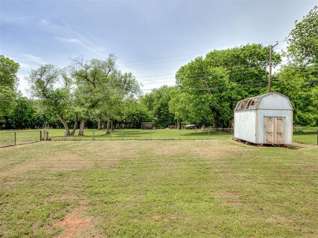 321 N Jefferson Avenue, Blanchard, OK 73010