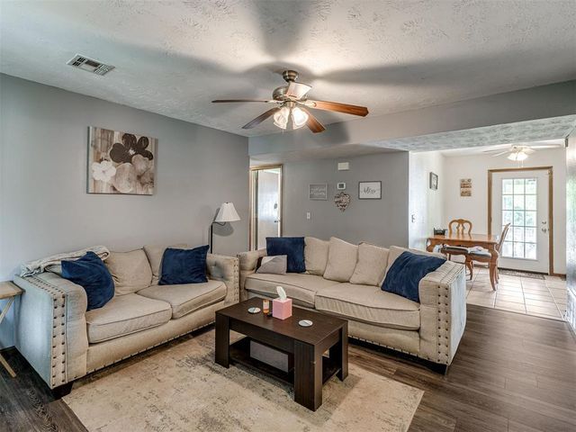 321 N Jefferson Avenue, Blanchard, OK 73010