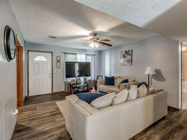 321 N Jefferson Avenue, Blanchard, OK 73010