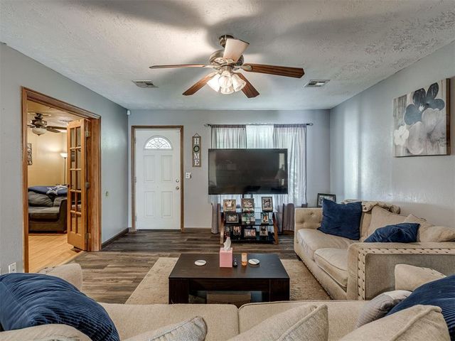 321 N Jefferson Avenue, Blanchard, OK 73010