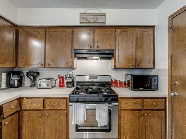 321 N Jefferson Avenue, Blanchard, OK 73010