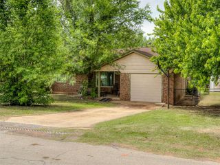 321 N Jefferson Avenue, Blanchard, OK 73010