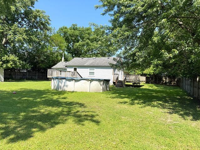 8400 S 84th Court, Hickory Hills, IL 60457