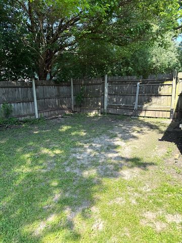8400 S 84th Court, Hickory Hills, IL 60457