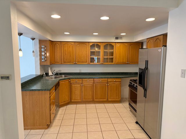 8400 S 84th Court, Hickory Hills, IL 60457