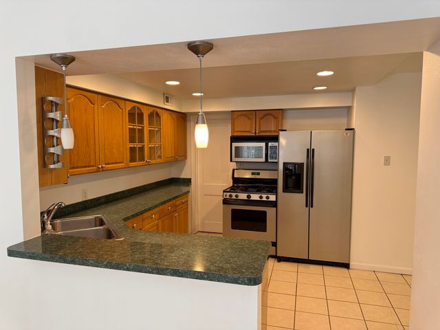 8400 S 84th Court, Hickory Hills, IL 60457