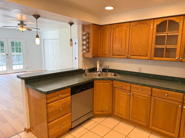 8400 S 84th Court, Hickory Hills, IL 60457