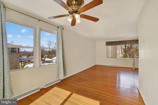 2670 RALEIGH DR, York, PA 17402