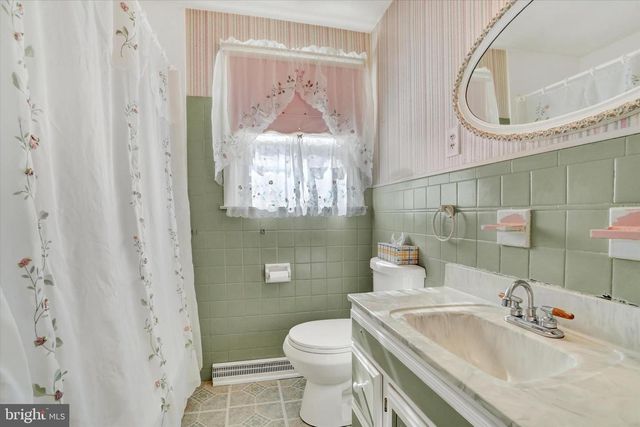 2670 RALEIGH DR, York, PA 17402