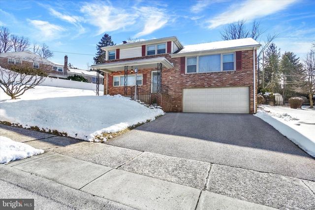 2670 RALEIGH DR, York, PA 17402