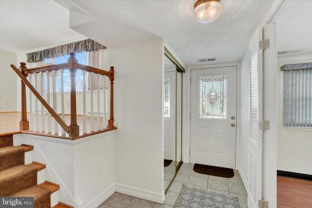 2670 RALEIGH DR, York, PA 17402