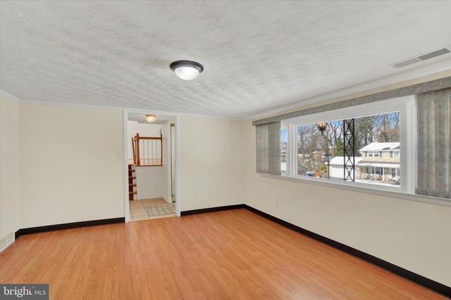 2670 RALEIGH DR, York, PA 17402