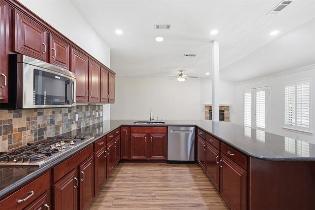 6806 Burning Bush, Sachse, TX 75048