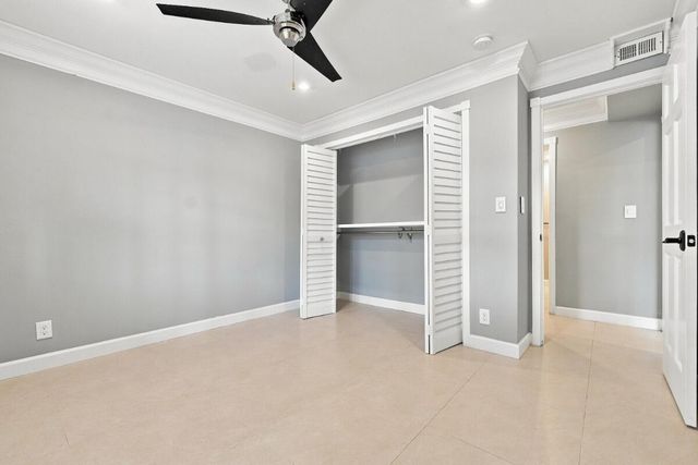 3017 N Oakland Forest Drive 102, Oakland Park, FL 33309