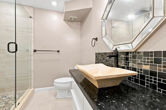 3017 N Oakland Forest Drive 102, Oakland Park, FL 33309