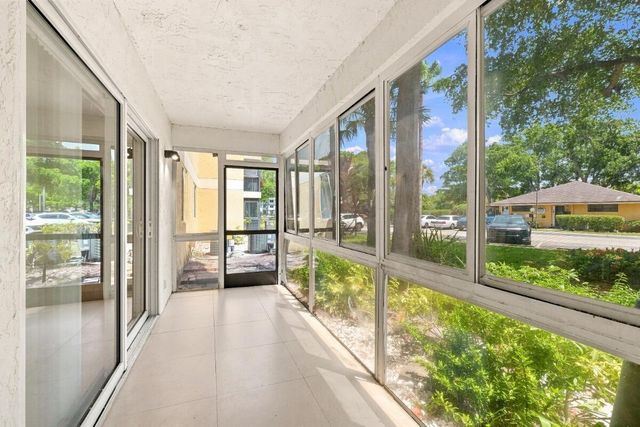 3017 N Oakland Forest Drive 102, Oakland Park, FL 33309