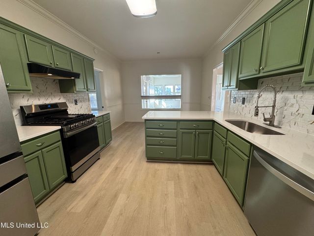 646 Koula Drive, Diamondhead, MS 39525